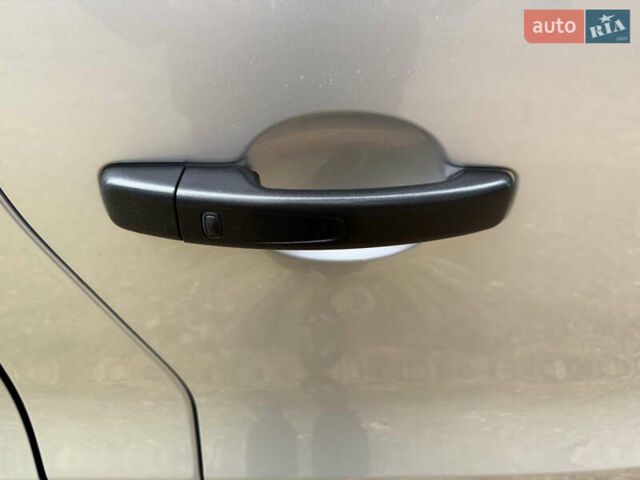 Сірий Рено Трафік, об'ємом двигуна 2 л та пробігом 135 тис. км за 34800 $, фото 31 на Automoto.ua