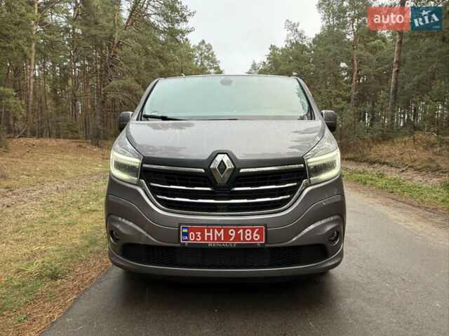 Серый Рено Трафик, объемом двигателя 2 л и пробегом 52 тыс. км за 28800 $, фото 4 на Automoto.ua