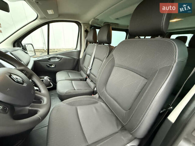 Серый Рено Трафик, объемом двигателя 2 л и пробегом 275 тыс. км за 24800 $, фото 29 на Automoto.ua