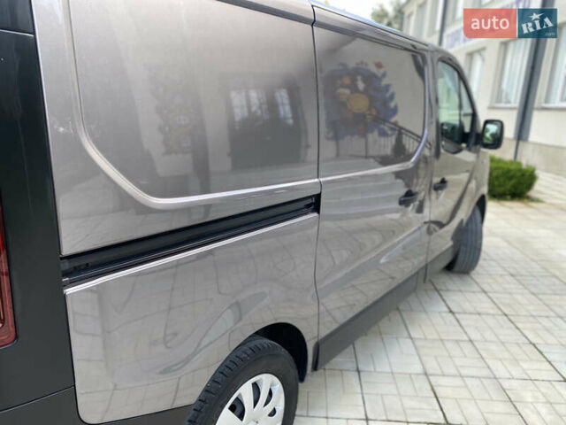 Серый Рено Трафик, объемом двигателя 2 л и пробегом 245 тыс. км за 17500 $, фото 16 на Automoto.ua
