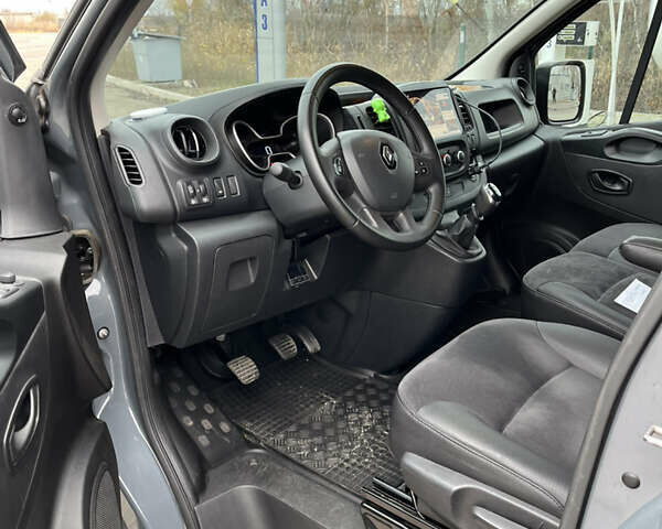 Серый Рено Трафик, объемом двигателя 2 л и пробегом 110 тыс. км за 25500 $, фото 9 на Automoto.ua