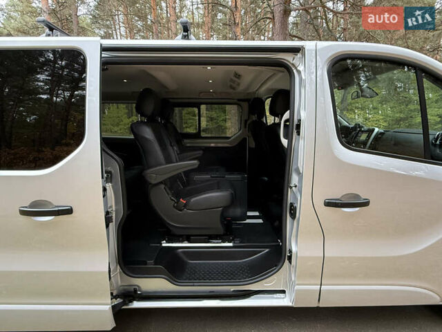 Сірий Рено Трафік, об'ємом двигуна 2 л та пробігом 135 тис. км за 34800 $, фото 82 на Automoto.ua