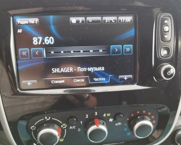 Серый Рено Трафик, объемом двигателя 2 л и пробегом 212 тыс. км за 16300 $, фото 3 на Automoto.ua