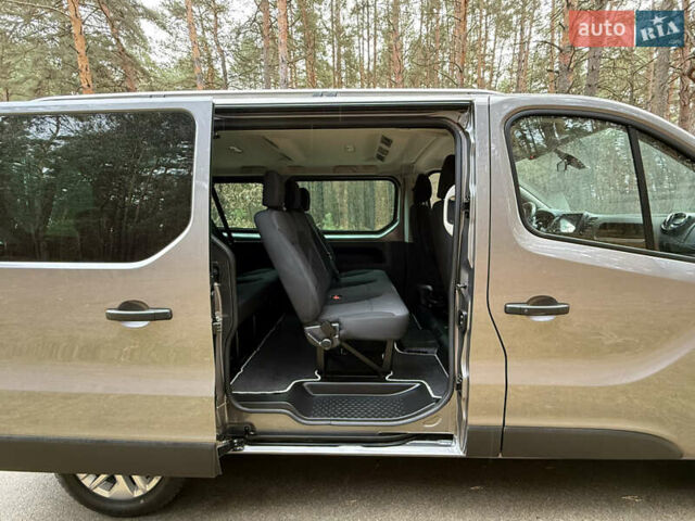 Серый Рено Трафик, объемом двигателя 2 л и пробегом 52 тыс. км за 28800 $, фото 40 на Automoto.ua