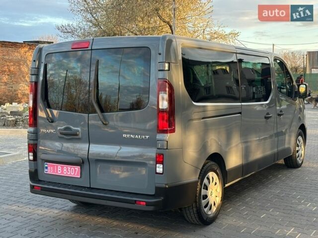 Серый Рено Трафик, объемом двигателя 2 л и пробегом 287 тыс. км за 23000 $, фото 16 на Automoto.ua