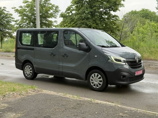 Серый Рено Трафик, объемом двигателя 2 л и пробегом 184 тыс. км за 22700 $, фото 6 на Automoto.ua