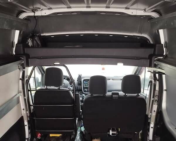 Серый Рено Трафик, объемом двигателя 2 л и пробегом 212 тыс. км за 16300 $, фото 31 на Automoto.ua