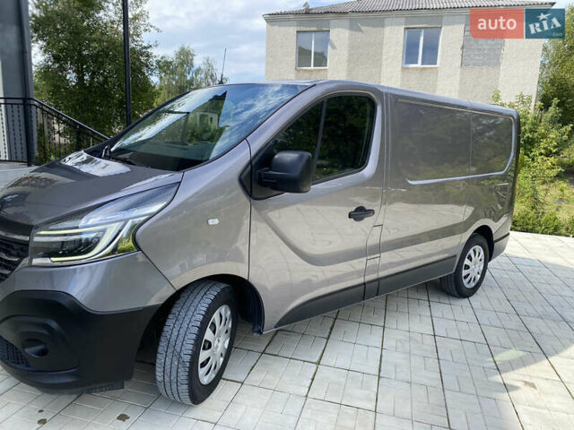 Серый Рено Трафик, объемом двигателя 2 л и пробегом 245 тыс. км за 17500 $, фото 5 на Automoto.ua