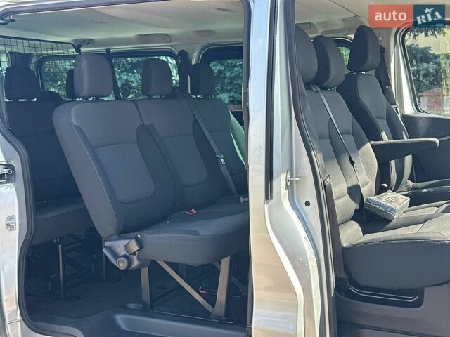 Серый Рено Трафик, объемом двигателя 2 л и пробегом 237 тыс. км за 23500 $, фото 12 на Automoto.ua