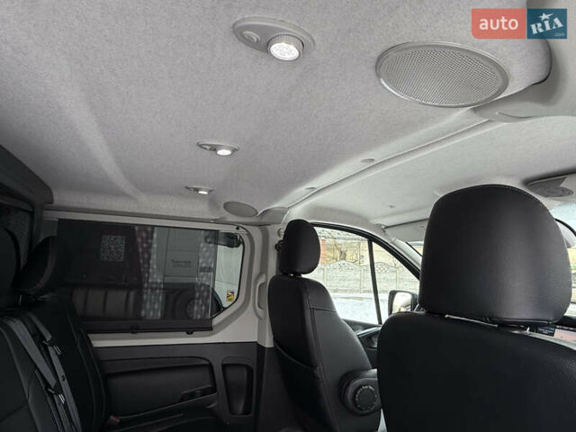 Сірий Рено Трафік, об'ємом двигуна 2 л та пробігом 199 тис. км за 29500 $, фото 41 на Automoto.ua