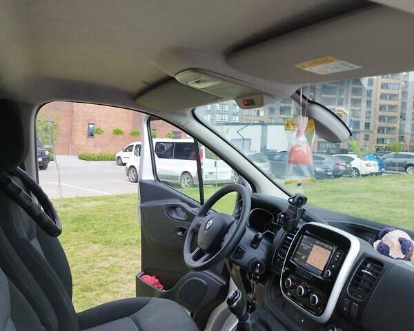 Серый Рено Трафик, объемом двигателя 2 л и пробегом 212 тыс. км за 16300 $, фото 18 на Automoto.ua