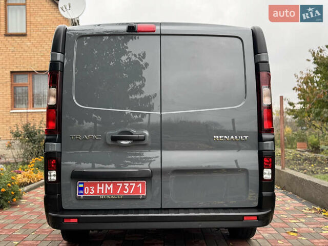 Серый Рено Трафик, объемом двигателя 2 л и пробегом 209 тыс. км за 21800 $, фото 8 на Automoto.ua
