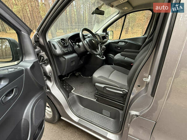 Серый Рено Трафик, объемом двигателя 2 л и пробегом 52 тыс. км за 28800 $, фото 27 на Automoto.ua