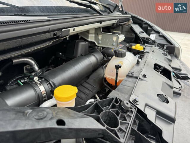Серый Рено Трафик, объемом двигателя 2 л и пробегом 202 тыс. км за 23999 $, фото 9 на Automoto.ua