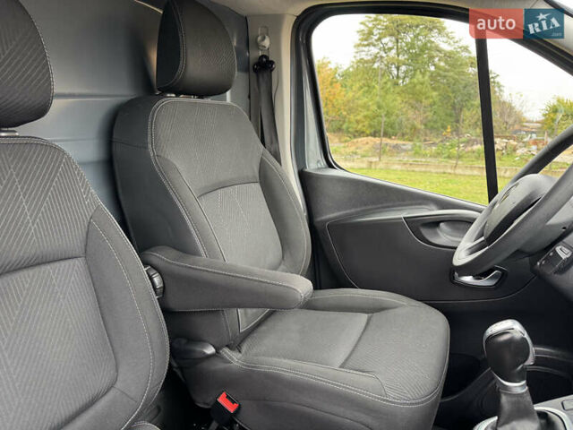 Сірий Рено Трафік, об'ємом двигуна 2 л та пробігом 209 тис. км за 21800 $, фото 34 на Automoto.ua