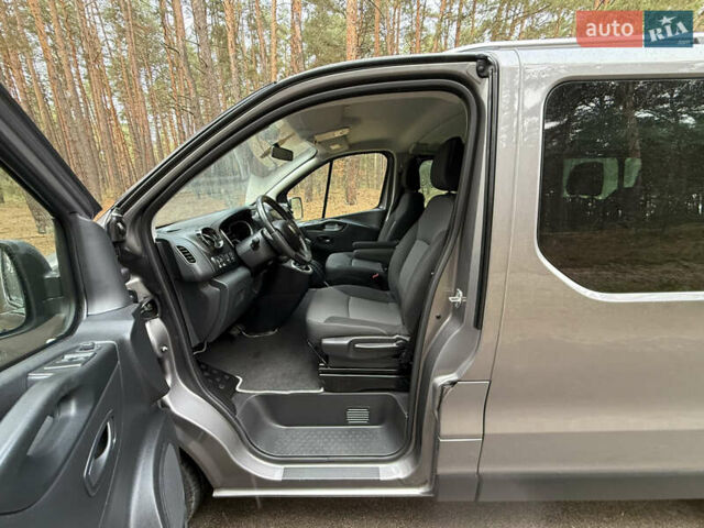 Серый Рено Трафик, объемом двигателя 2 л и пробегом 52 тыс. км за 28800 $, фото 32 на Automoto.ua