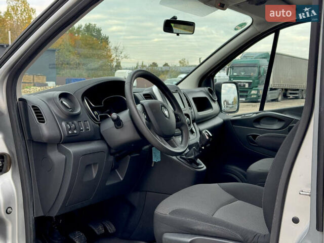 Серый Рено Трафик, объемом двигателя 2 л и пробегом 202 тыс. км за 23999 $, фото 13 на Automoto.ua