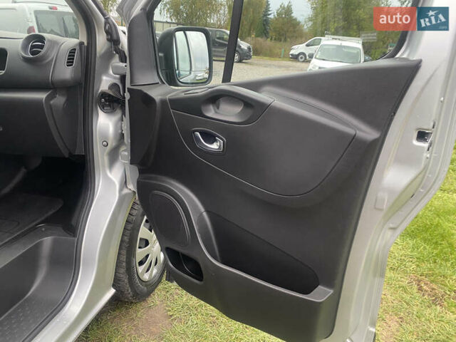 Серый Рено Трафик, объемом двигателя 2 л и пробегом 150 тыс. км за 22500 $, фото 9 на Automoto.ua