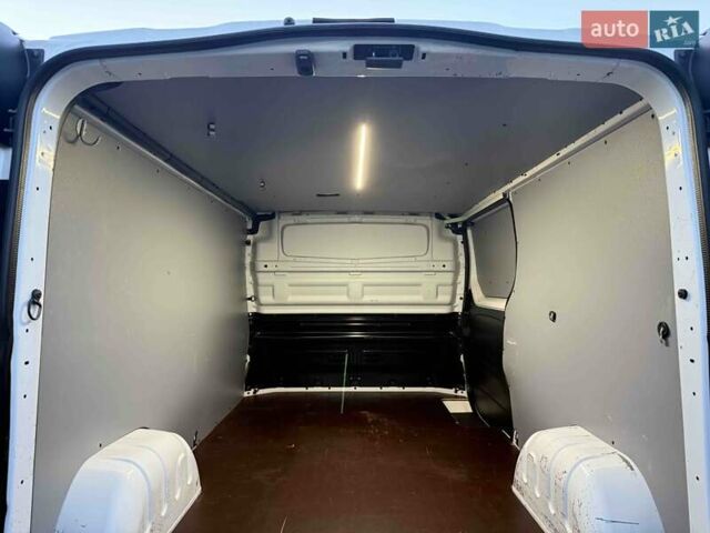 Серый Рено Трафик, объемом двигателя 2 л и пробегом 226 тыс. км за 18900 $, фото 15 на Automoto.ua