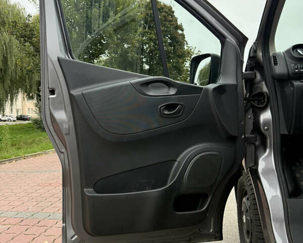 Сірий Рено Трафік, об'ємом двигуна 2 л та пробігом 219 тис. км за 21999 $, фото 16 на Automoto.ua