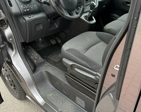 Сірий Рено Трафік, об'ємом двигуна 2 л та пробігом 219 тис. км за 21999 $, фото 17 на Automoto.ua