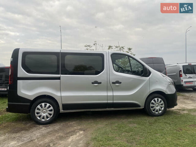 Серый Рено Трафик, объемом двигателя 2 л и пробегом 150 тыс. км за 22500 $, фото 7 на Automoto.ua