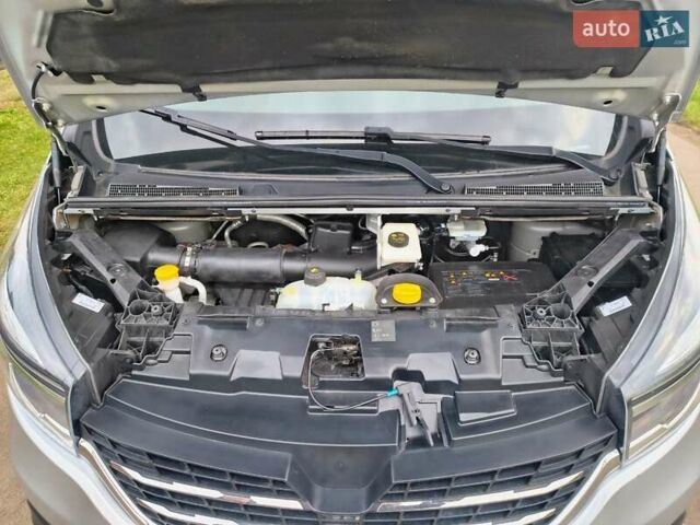 Серый Рено Трафик, объемом двигателя 2 л и пробегом 204 тыс. км за 24300 $, фото 24 на Automoto.ua