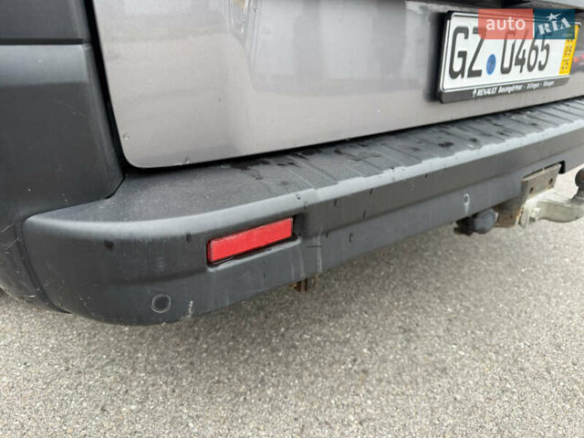Сірий Рено Трафік, об'ємом двигуна 2 л та пробігом 219 тис. км за 21999 $, фото 13 на Automoto.ua