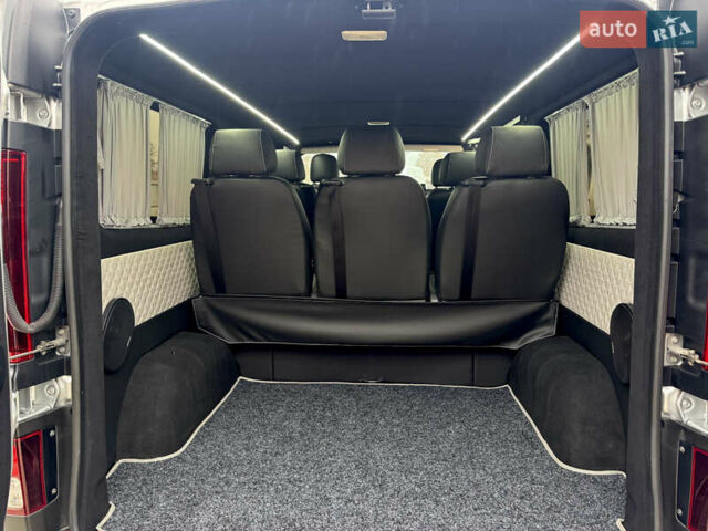 Серый Рено Трафик, объемом двигателя 2 л и пробегом 93 тыс. км за 25999 $, фото 27 на Automoto.ua