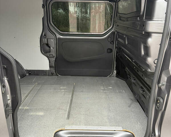 Сірий Рено Трафік, об'ємом двигуна 2 л та пробігом 219 тис. км за 21999 $, фото 37 на Automoto.ua