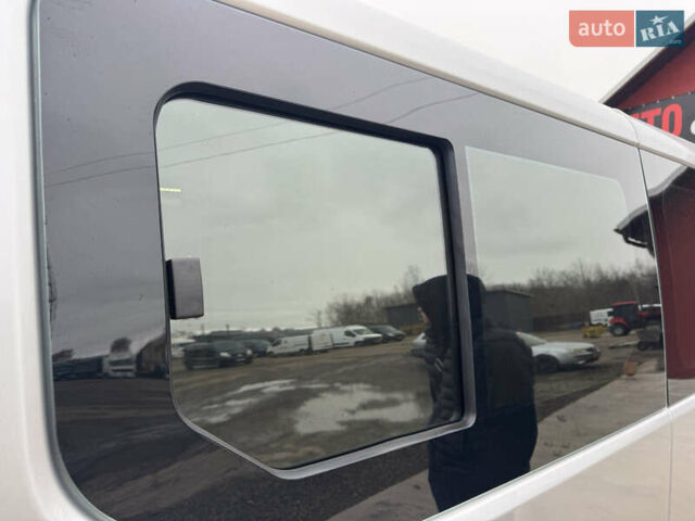 Серый Рено Трафик, объемом двигателя 2 л и пробегом 93 тыс. км за 25999 $, фото 38 на Automoto.ua