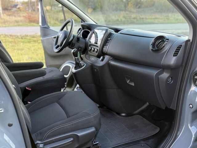 Серый Рено Трафик, объемом двигателя 2 л и пробегом 146 тыс. км за 28500 $, фото 10 на Automoto.ua