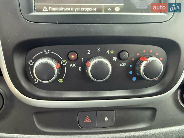 Сірий Рено Трафік, об'ємом двигуна 2 л та пробігом 219 тис. км за 21999 $, фото 26 на Automoto.ua
