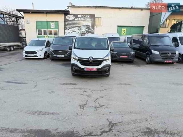 Серый Рено Трафик, объемом двигателя 2 л и пробегом 226 тыс. км за 18900 $, фото 1 на Automoto.ua