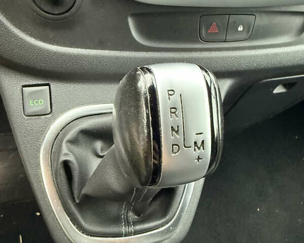 Сірий Рено Трафік, об'ємом двигуна 2 л та пробігом 219 тис. км за 21999 $, фото 24 на Automoto.ua