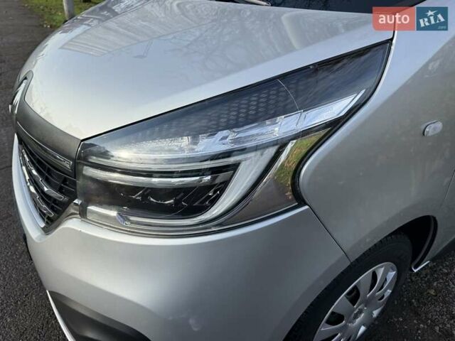 Серый Рено Трафик, объемом двигателя 2 л и пробегом 205 тыс. км за 25700 $, фото 11 на Automoto.ua