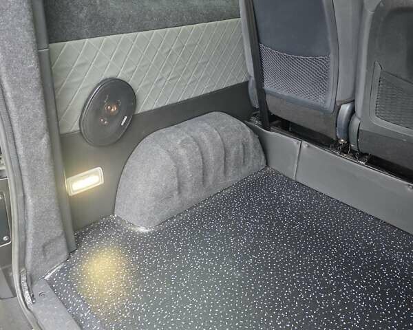 Серый Рено Трафик, объемом двигателя 2 л и пробегом 203 тыс. км за 23500 $, фото 13 на Automoto.ua