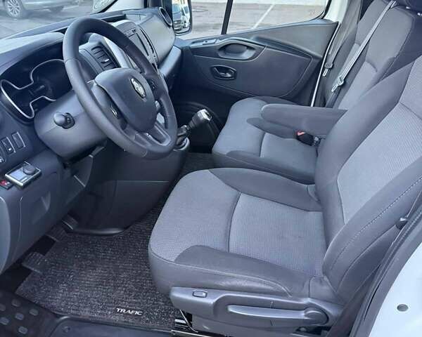 Серый Рено Трафик, объемом двигателя 2 л и пробегом 226 тыс. км за 18900 $, фото 33 на Automoto.ua