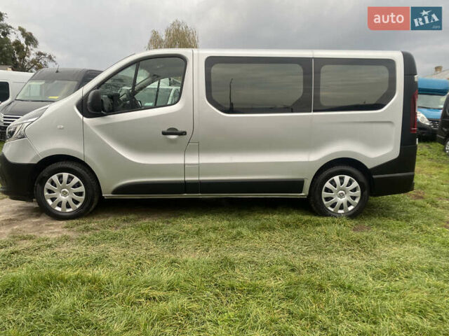 Серый Рено Трафик, объемом двигателя 2 л и пробегом 150 тыс. км за 22500 $, фото 3 на Automoto.ua