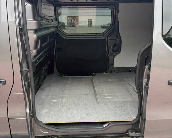 Сірий Рено Трафік, об'ємом двигуна 2 л та пробігом 219 тис. км за 21999 $, фото 34 на Automoto.ua