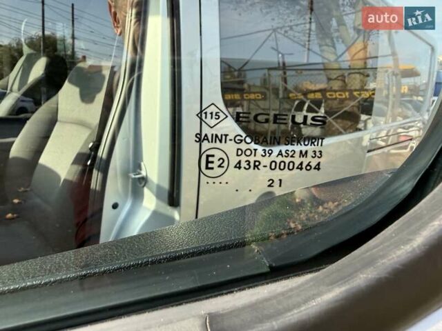 Серый Рено Трафик, объемом двигателя 2 л и пробегом 205 тыс. км за 25700 $, фото 17 на Automoto.ua