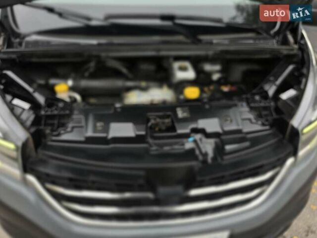 Серый Рено Трафик, объемом двигателя 2 л и пробегом 203 тыс. км за 23500 $, фото 31 на Automoto.ua