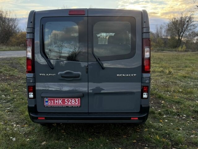 Серый Рено Трафик, объемом двигателя 2 л и пробегом 146 тыс. км за 28500 $, фото 4 на Automoto.ua