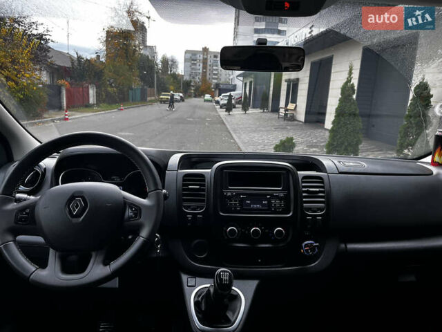 Сірий Рено Трафік, об'ємом двигуна 2 л та пробігом 227 тис. км за 26770 $, фото 9 на Automoto.ua