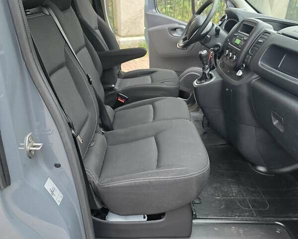 Серый Рено Трафик, объемом двигателя 2 л и пробегом 203 тыс. км за 23500 $, фото 23 на Automoto.ua