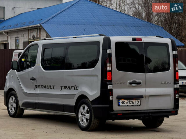 Серый Рено Трафик, объемом двигателя 2 л и пробегом 93 тыс. км за 25999 $, фото 7 на Automoto.ua