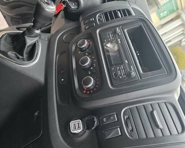 Серый Рено Трафик, объемом двигателя 2 л и пробегом 203 тыс. км за 23500 $, фото 29 на Automoto.ua