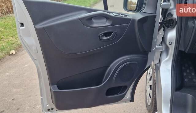 Серый Рено Трафик, объемом двигателя 2 л и пробегом 204 тыс. км за 24300 $, фото 8 на Automoto.ua