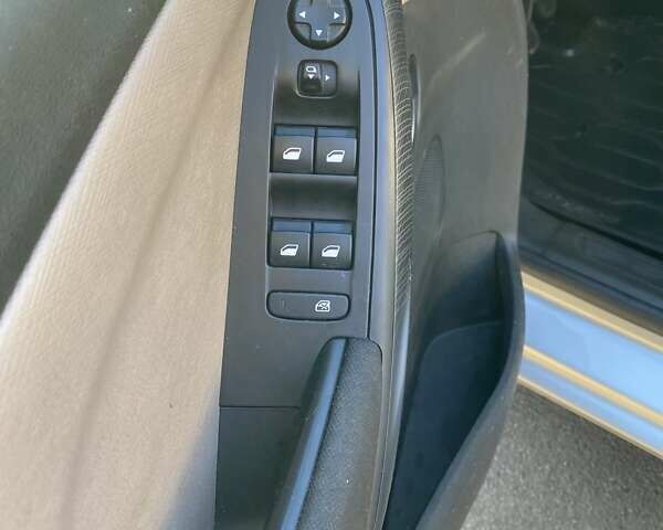 Сірий Рено Трафік, об'ємом двигуна 2 л та пробігом 210 тис. км за 21700 $, фото 19 на Automoto.ua