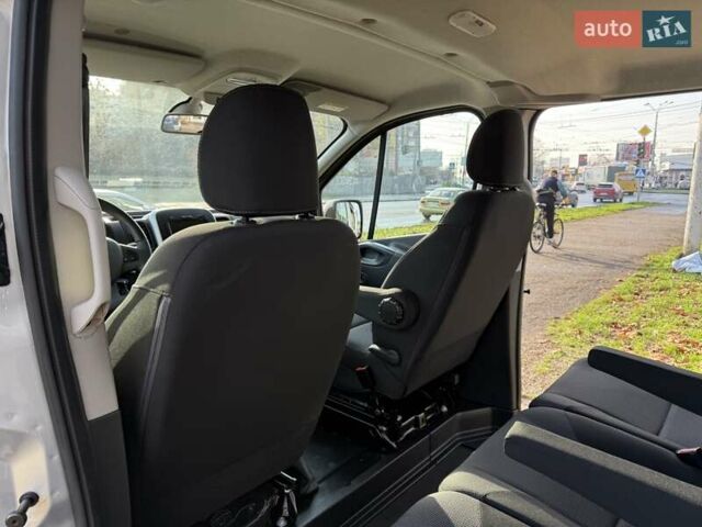 Серый Рено Трафик, объемом двигателя 2 л и пробегом 205 тыс. км за 25700 $, фото 48 на Automoto.ua